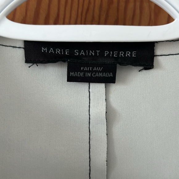 Long coat with hidden zipper detailing. - Picture 3 of 6